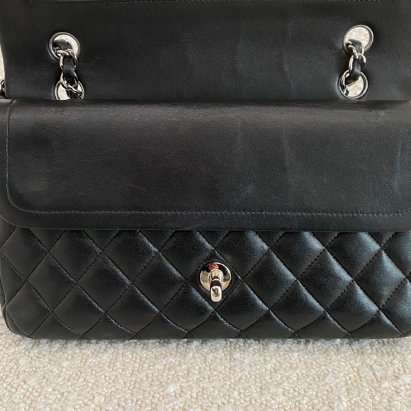Authentic Chanel Classic Flap Black Medium Lambskin SHW - Picture 13 of 16